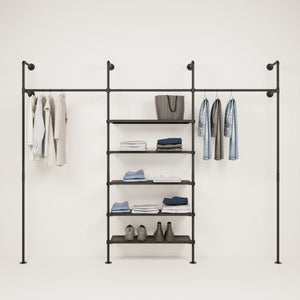 Kleiderschrank offen